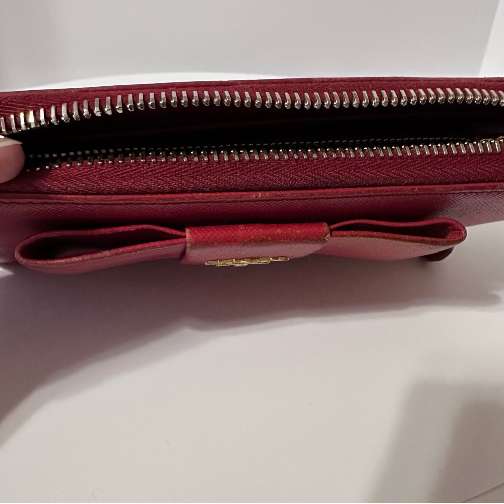 Fair Condition Prada wallet orangey/redish needs some work - Picture 12 of 14